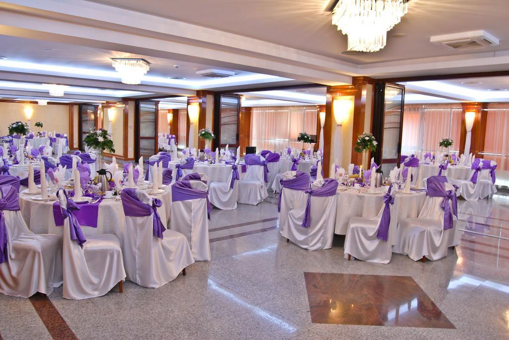 Hotel Emma Est كرايوفا المظهر الخارجي الصورة