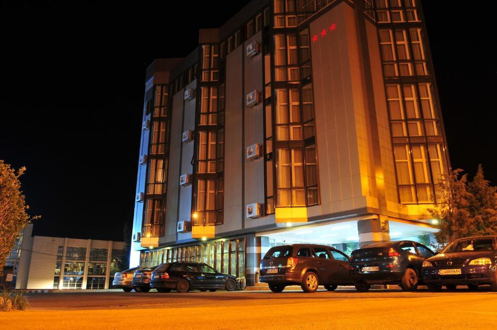 Hotel Emma Est كرايوفا المظهر الخارجي الصورة