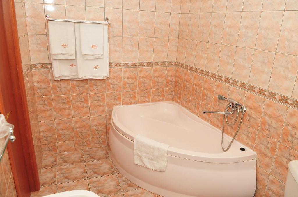 Hotel Emma Est كرايوفا الغرفة الصورة