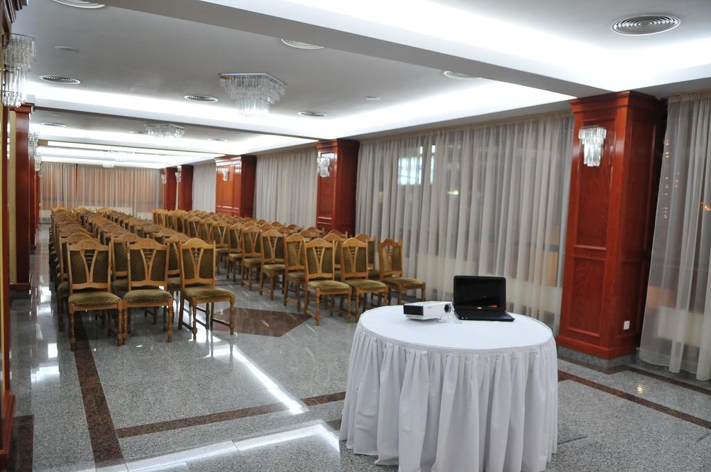 Hotel Emma Est كرايوفا المظهر الخارجي الصورة